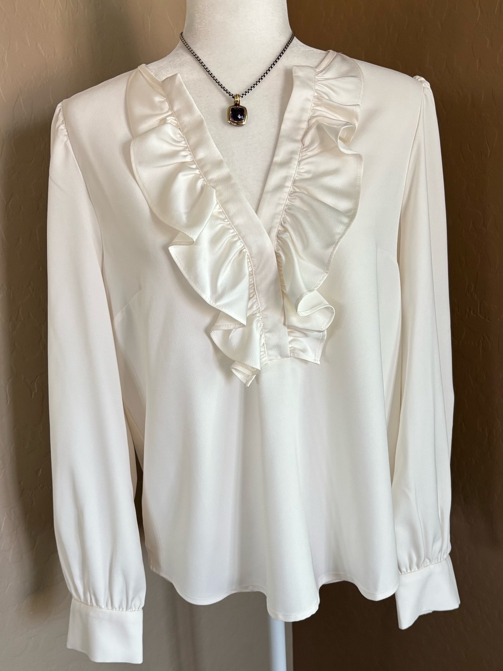 J. CREW ☀️ V-neck Ruffle Blouse - Picture 5 of 12